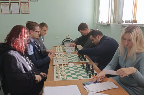 Команда администрации — победитель соревнований по шахматам среди преподавателей и сотрудников АмГУ