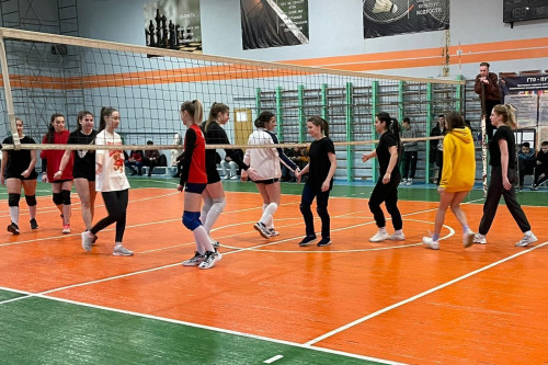 В АмГУ прошло первенство по волейболу среди факультетов