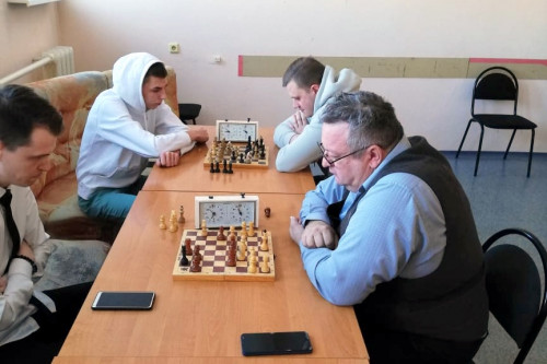 Сотрудники лицея АмГУ – победители вузовских соревнований по шахматам